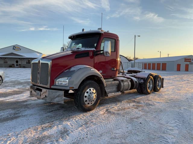 Image of Kenworth T880 equipment image 1