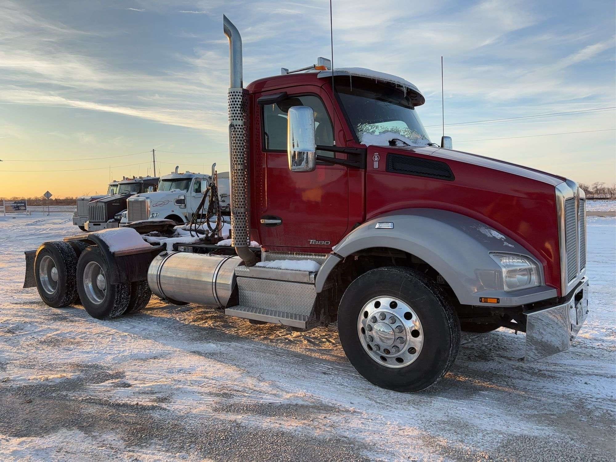 2018 Kenworth T880 Equipment Image0