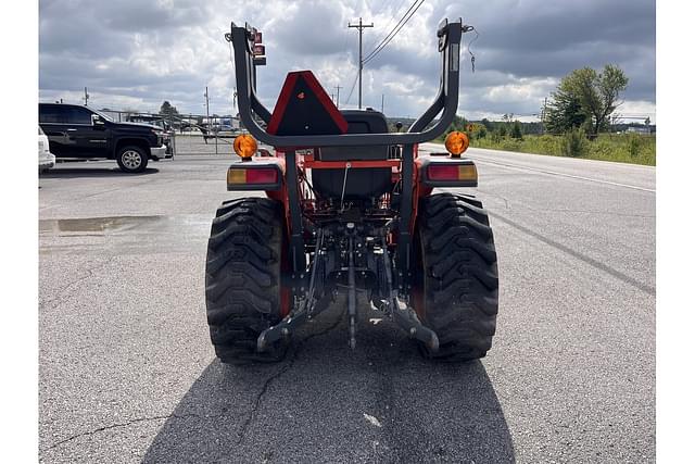 Image of Kubota L3301 equipment image 3