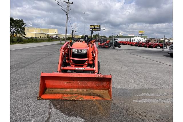 Image of Kubota L3301 equipment image 2