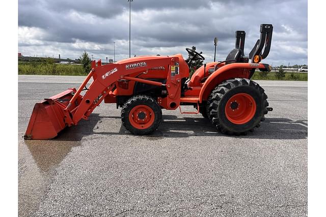 Image of Kubota L3301 equipment image 1