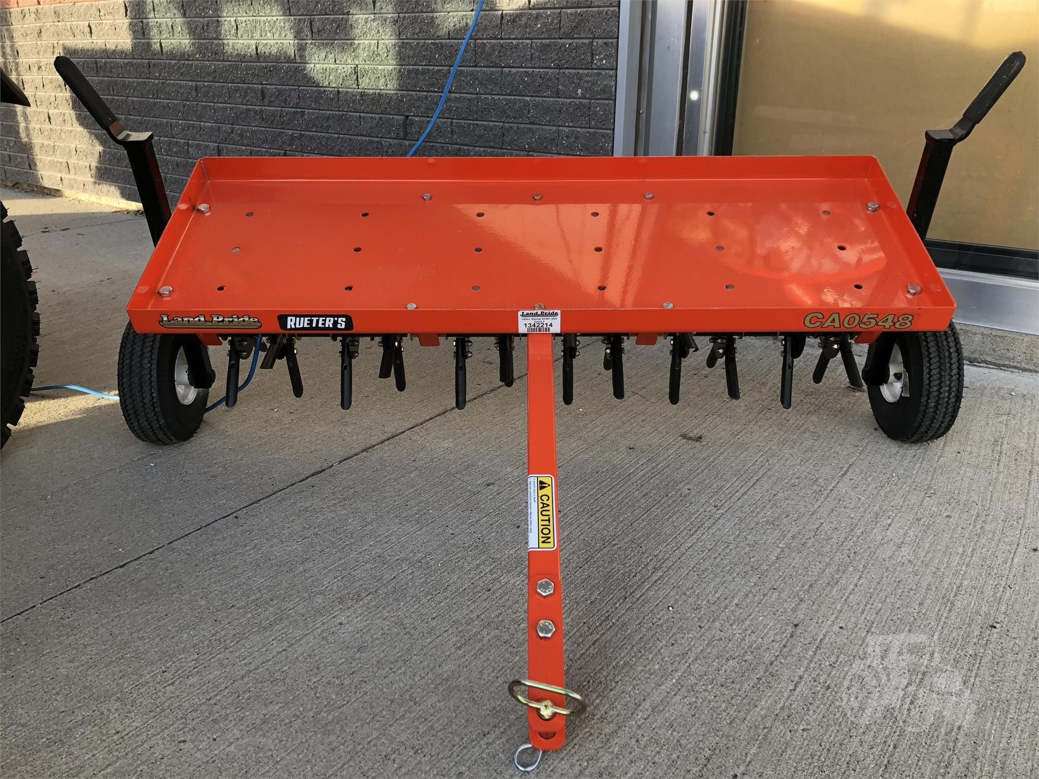 Main image Land Pride CA0548