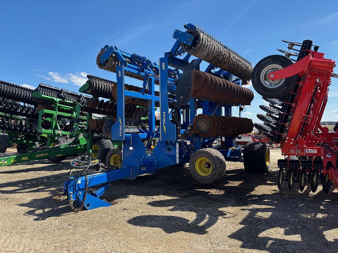 Image of Landoll 7833 Primary image