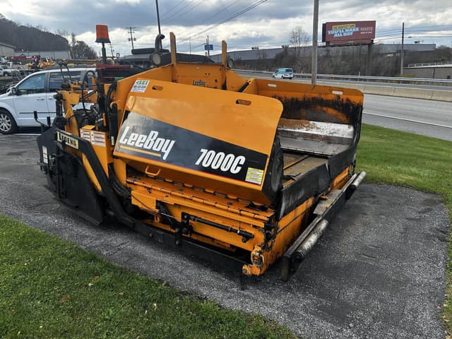 Image of LeeBoy 7000C equipment image 2