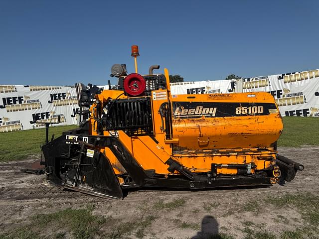 Image of LeeBoy 8510D equipment image 3