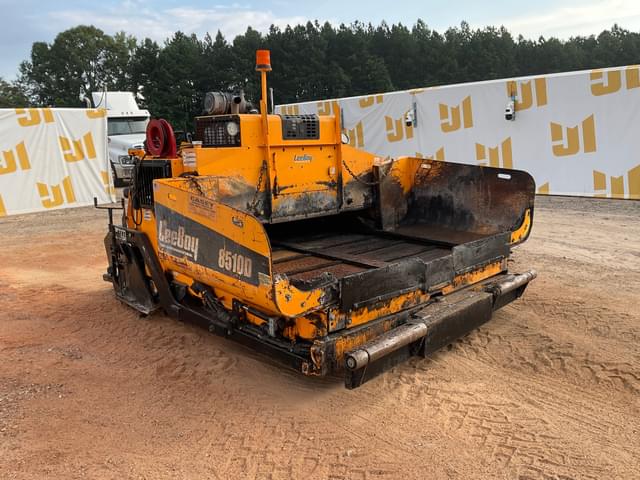 Image of LeeBoy 8510D equipment image 2
