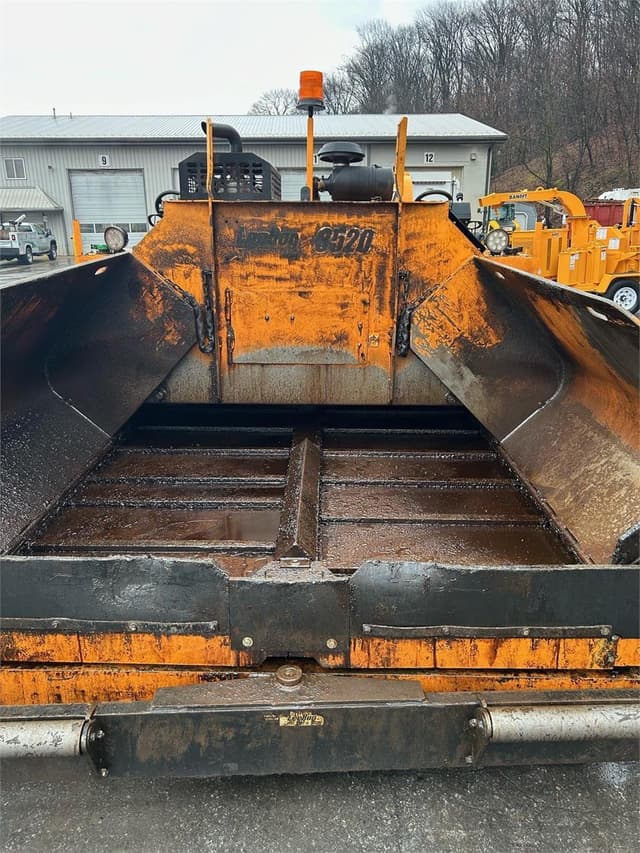 Image of LeeBoy 8520 equipment image 1