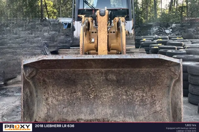Image of Liebherr LR636 equipment image 2
