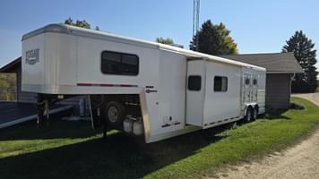 Main image Logan Coach Undetermined