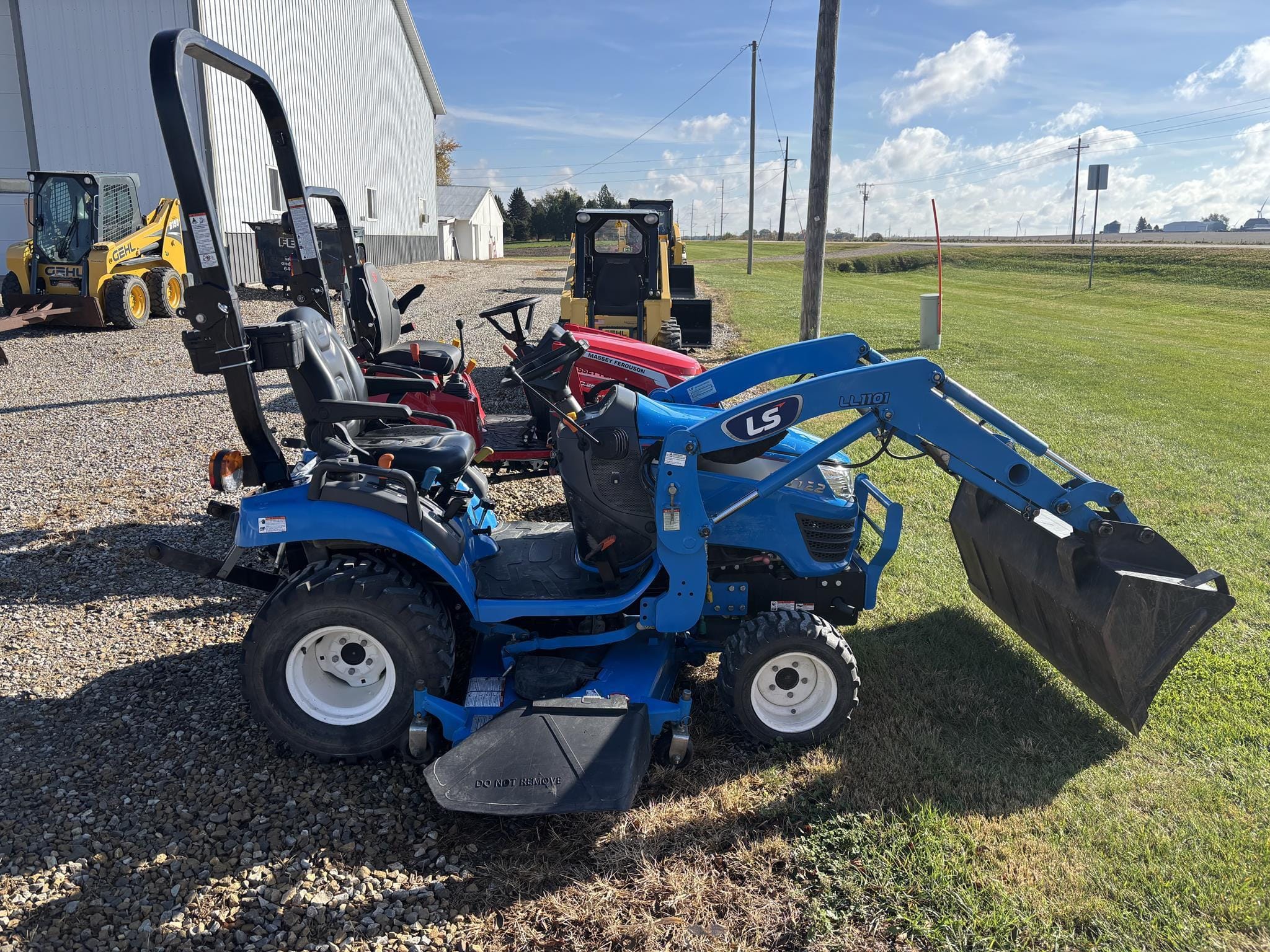 2018 LS MT122 Equipment Image0