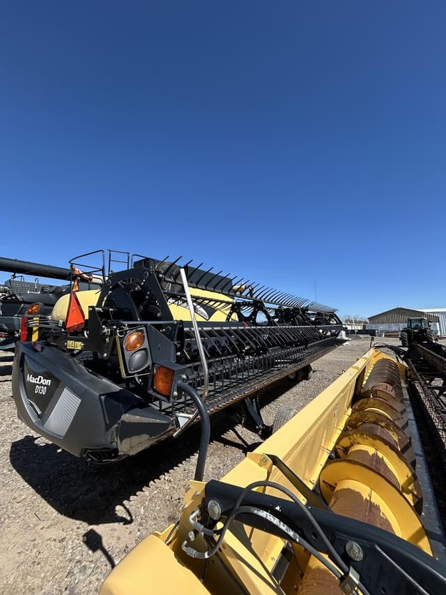 Image of MacDon D130 equipment image 3