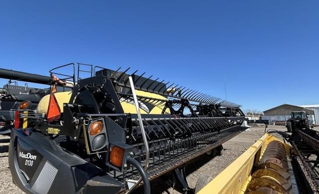 Image of MacDon D130 equipment image 3