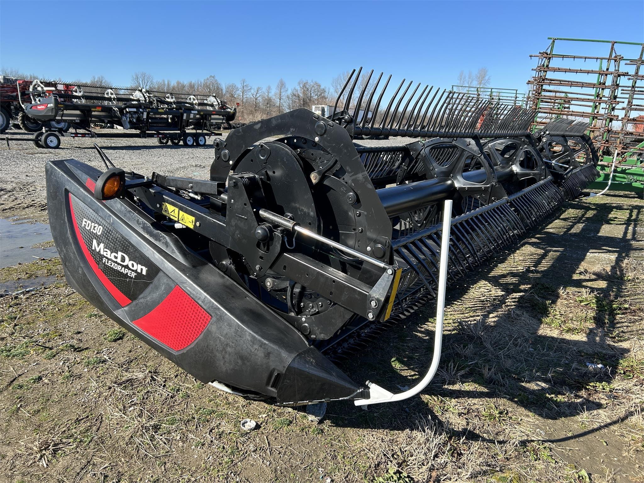 2018 MacDon FD130 Equipment Image0