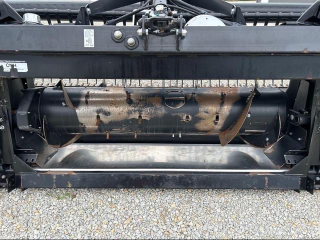 Image of MacDon FD140 equipment image 4