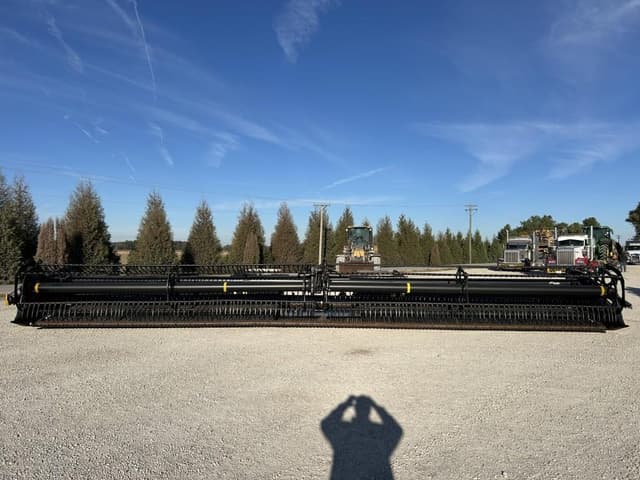 Image of MacDon FD140 equipment image 1