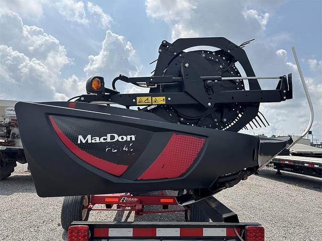 Image of MacDon FD140 equipment image 3