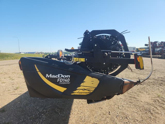 Image of MacDon FD140 equipment image 3