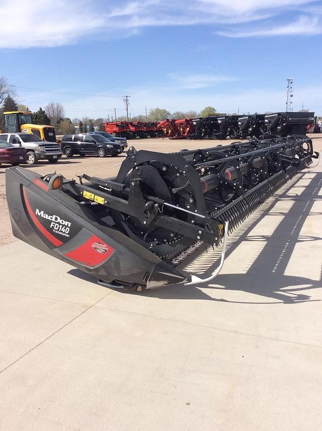 Image of MacDon FD140 equipment image 2