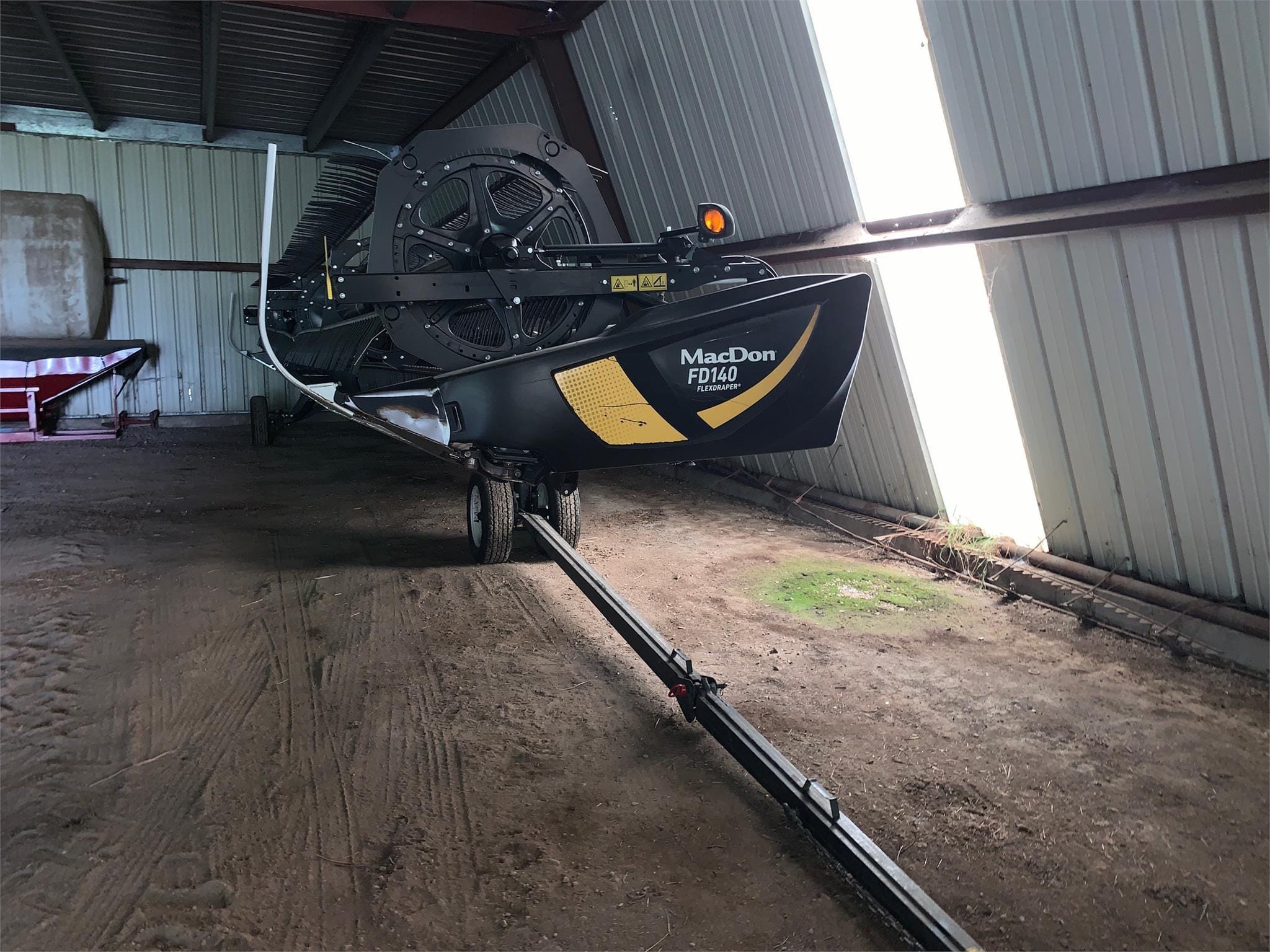 2018 MacDon FD140 Equipment Image0