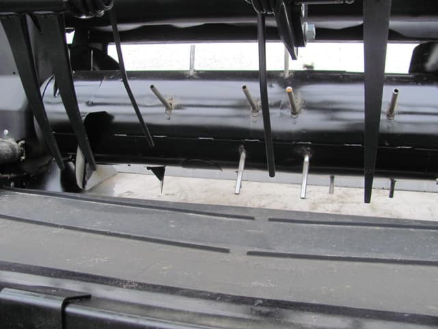 Image of MacDon FD140 equipment image 4