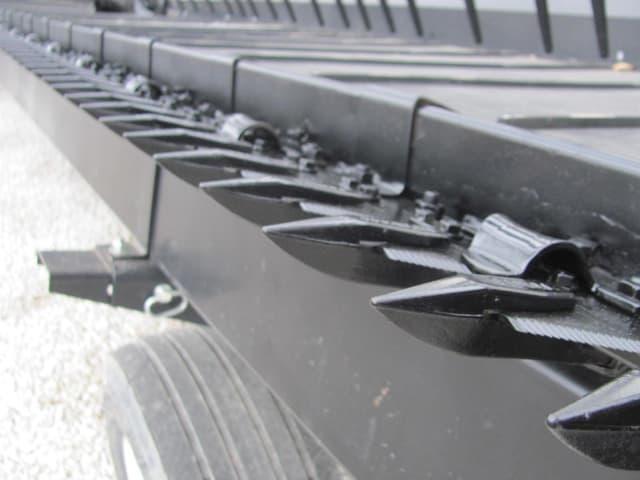 Image of MacDon FD140 equipment image 2