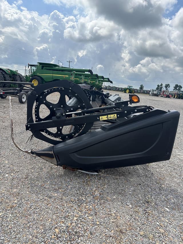 Image of MacDon FD75 equipment image 2