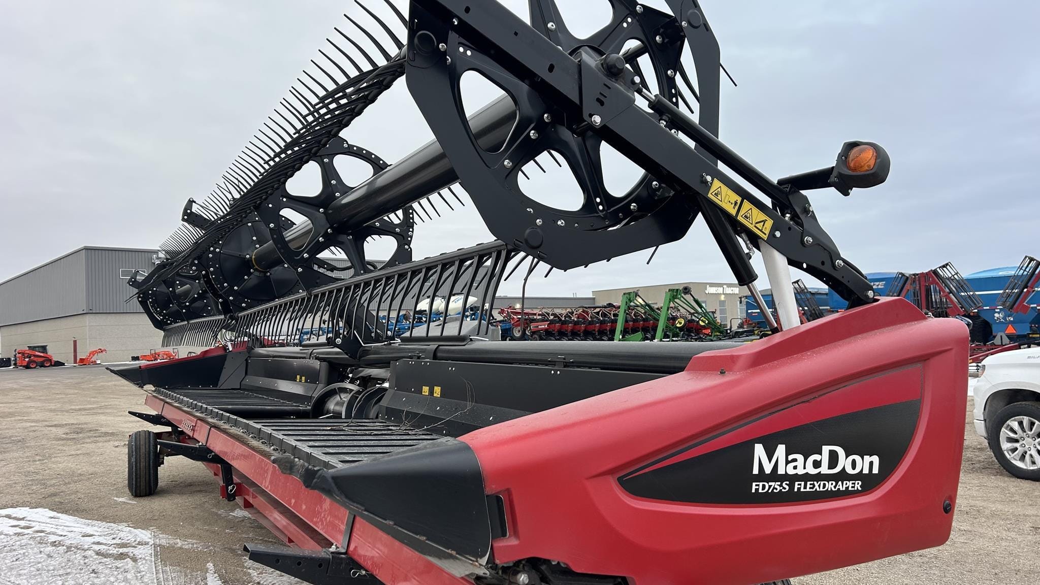 2018 MacDon FD75S Equipment Image0