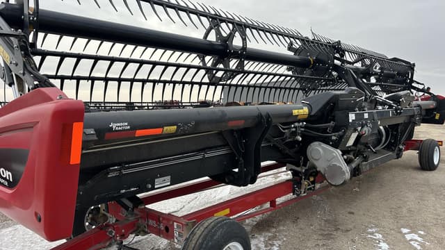 Image of MacDon FD75S equipment image 2