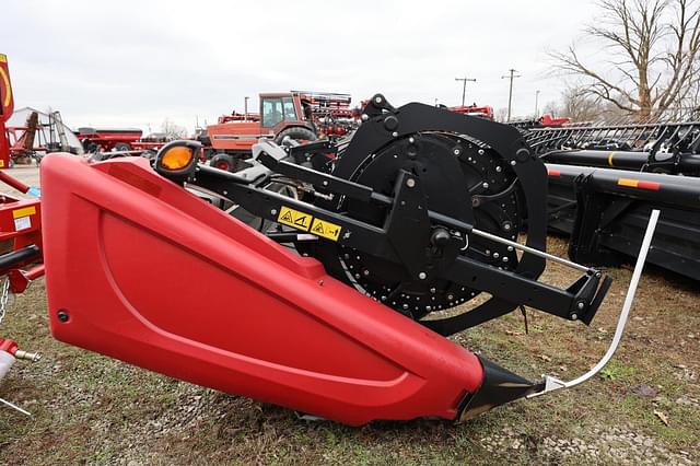 Image of MacDon FD75 equipment image 3