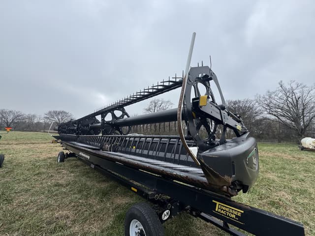 Image of MacDon FD75S equipment image 2