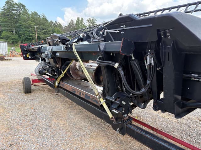 Image of MacDon FD75 equipment image 2
