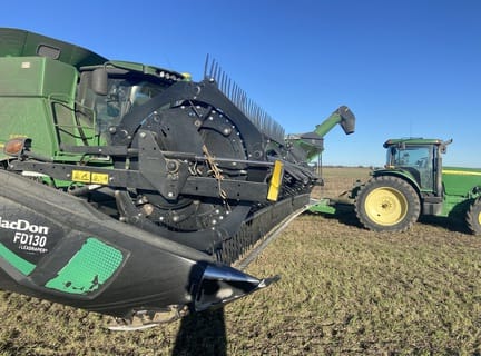 2018 MacDon FD130 Equipment Image0