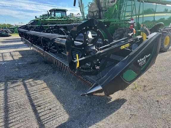 2018 MacDon FD130 Equipment Image0