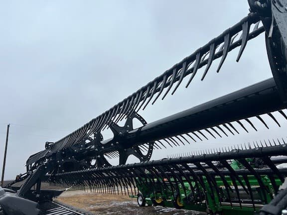 Image of MacDon FD130 equipment image 2