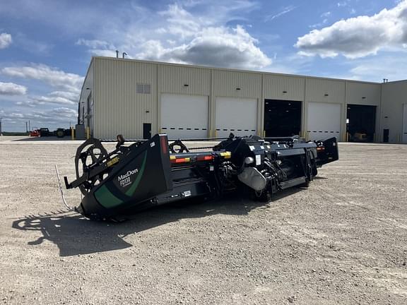 Image of MacDon FD130 equipment image 2