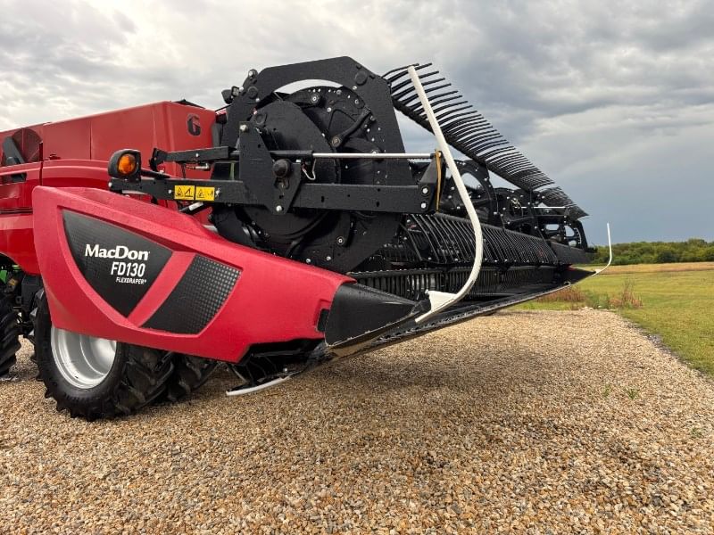 2018 MacDon FD130 Equipment Image0