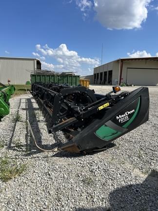 Image of MacDon FD135 equipment image 3