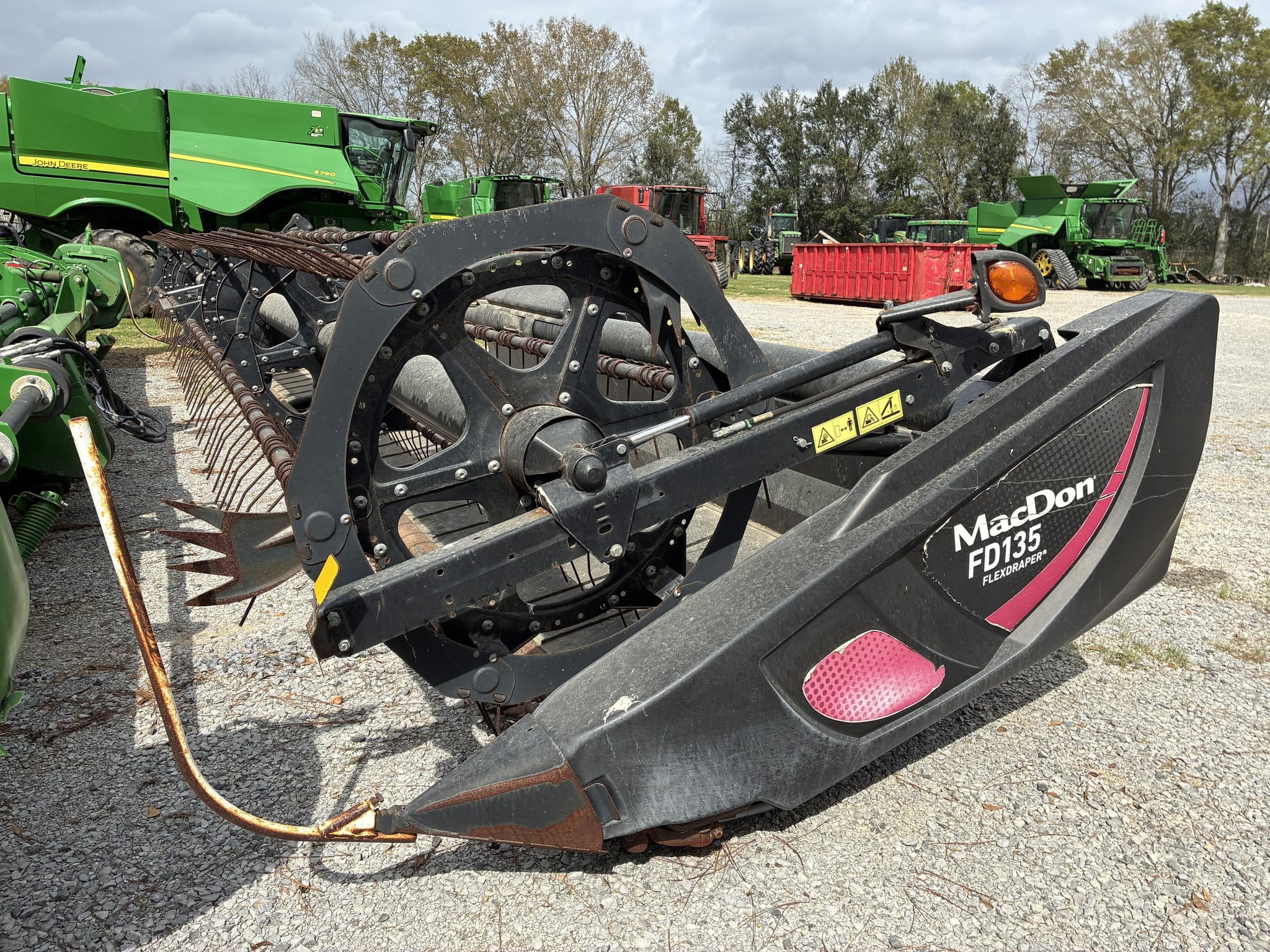 2018 MacDon FD135 Equipment Image0