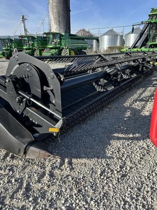 Image of MacDon FD135 equipment image 2