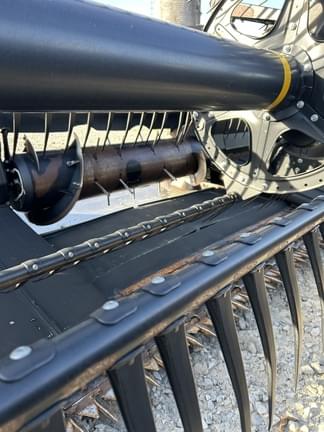 Image of MacDon FD135 equipment image 1