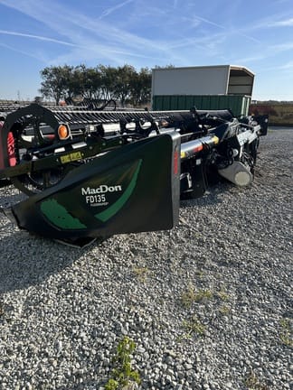 2018 MacDon FD135 Equipment Image0