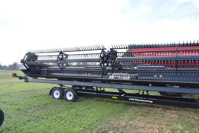 Image of MacDon FD135 equipment image 4