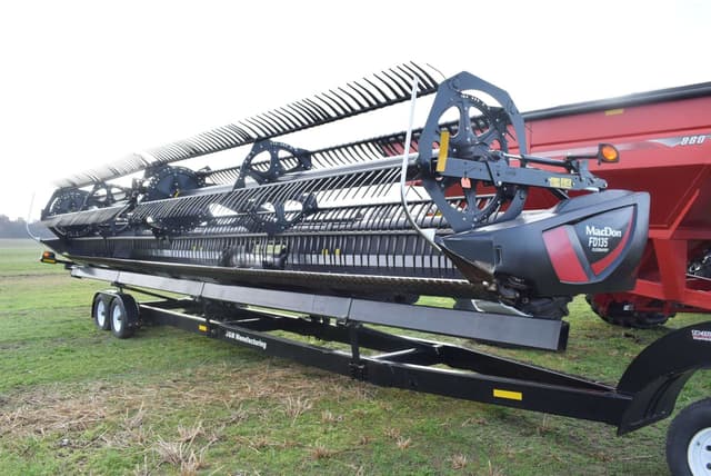 Image of MacDon FD135 equipment image 2