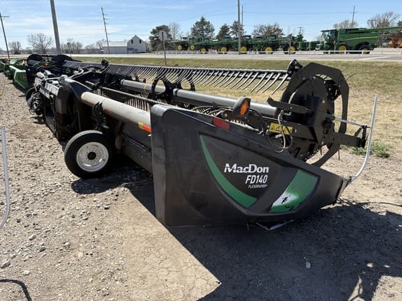 Image of MacDon FD140 equipment image 2