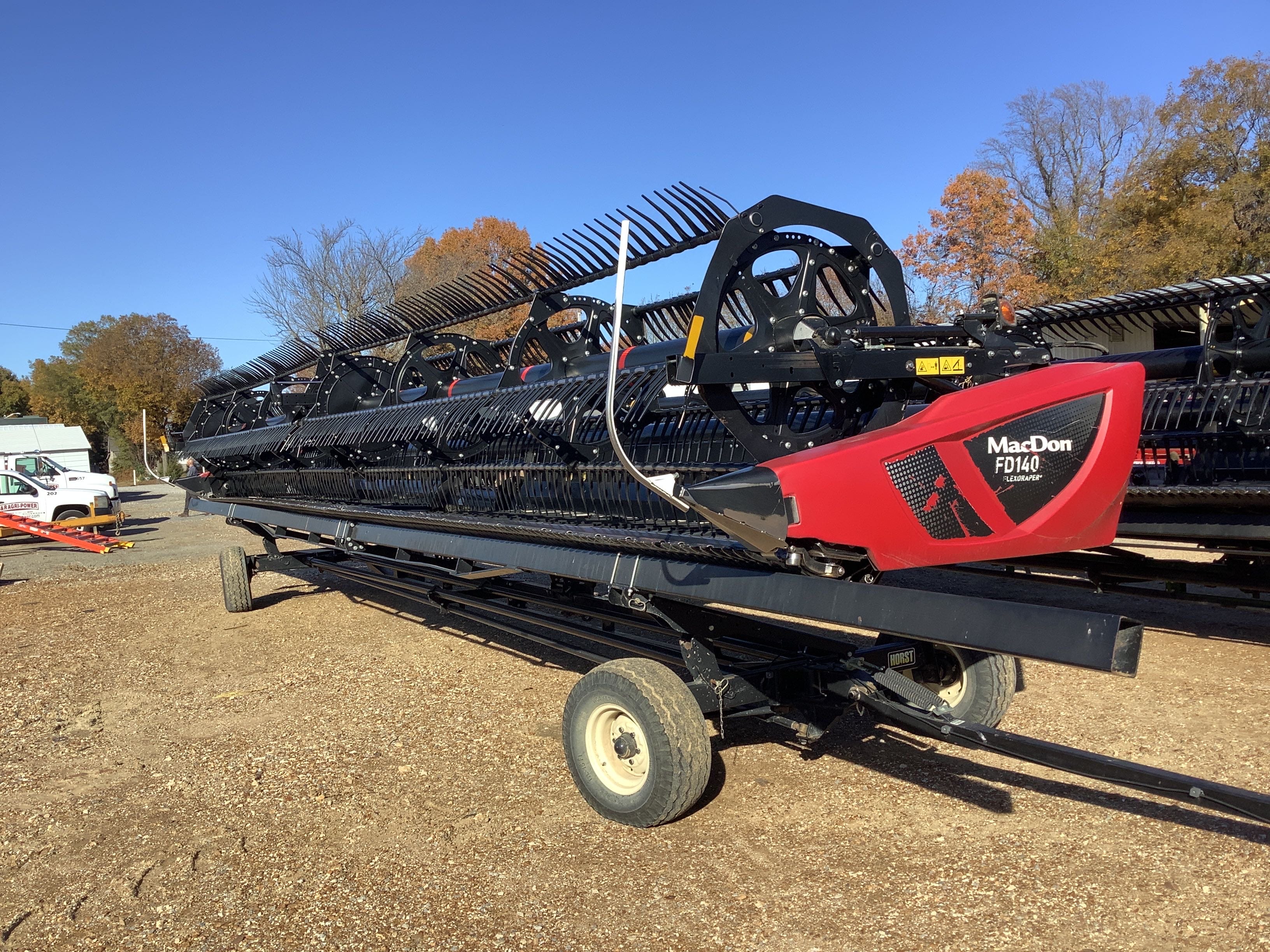 2018 MacDon FD140 Equipment Image0