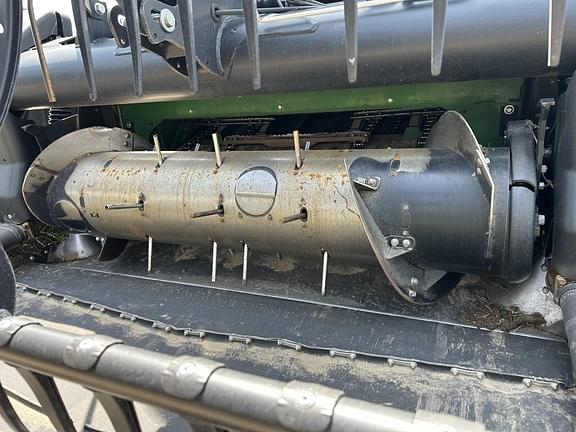 Image of MacDon FD140 equipment image 4