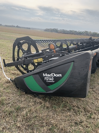 Main image MacDon FD140