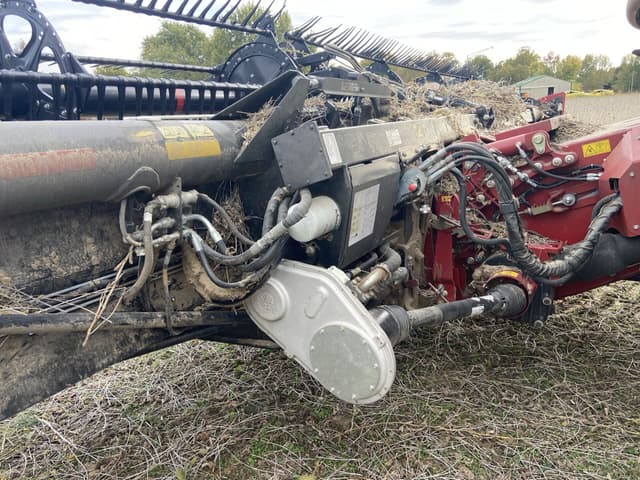 Image of MacDon FD140 equipment image 4