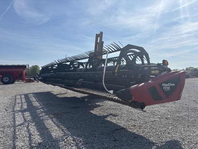 Image of MacDon FD140 equipment image 3