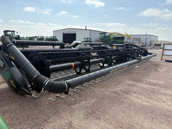 2018 MacDon FD140 Equipment Image0